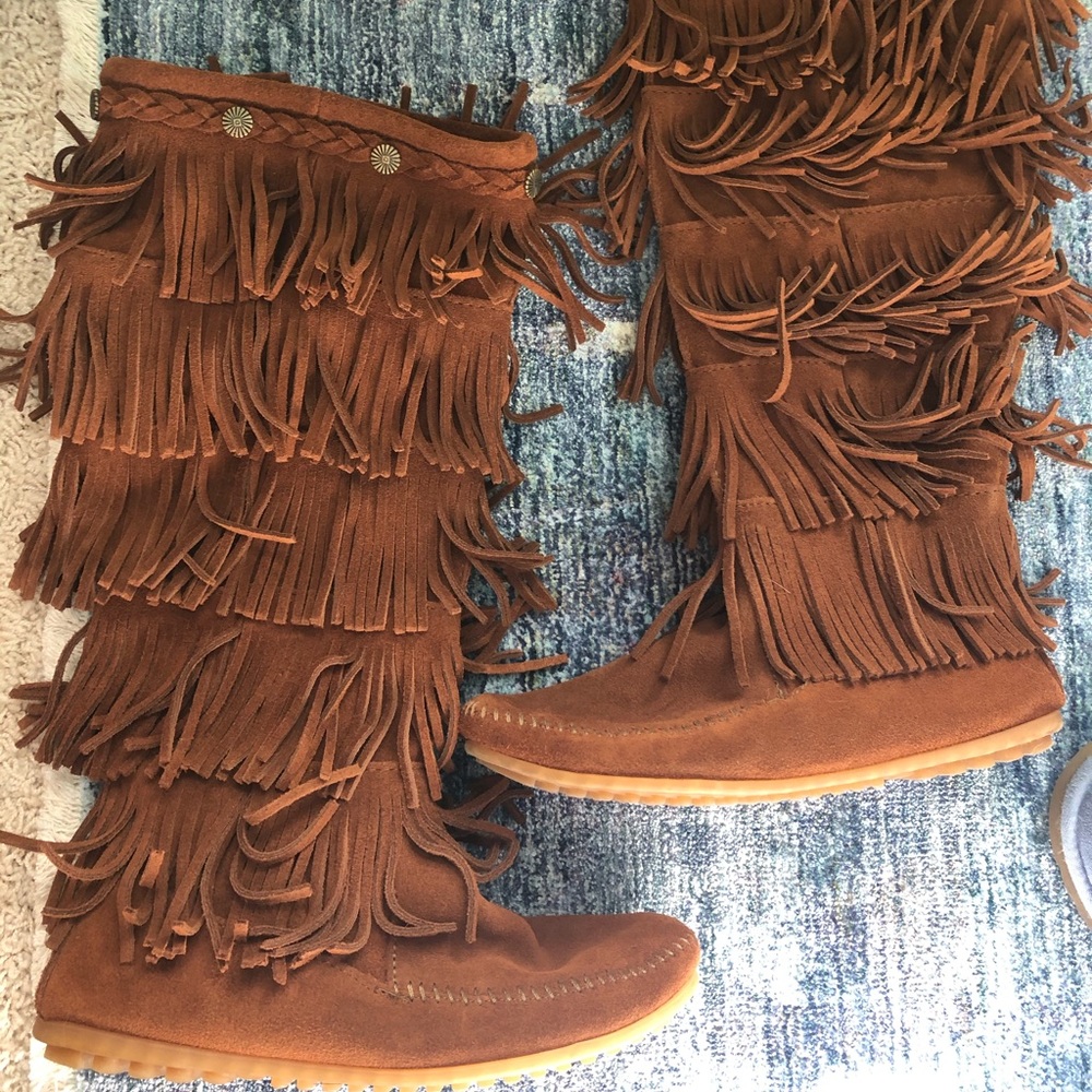 Minnetonka Moccasin Fringe Boots